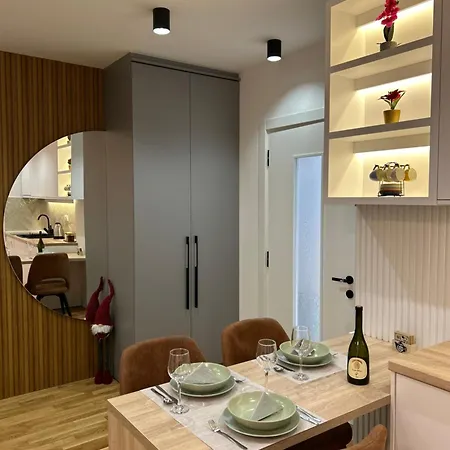 3 & Free Parking Garage *